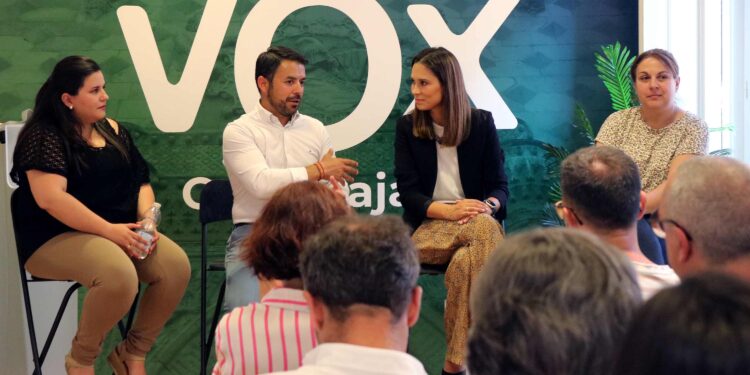 Ainhoa García (VOX) defiende la familia como prioridad en Guadalajara y denuncia el bipartidismo