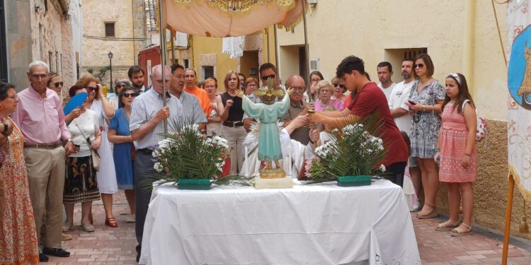 Corpus Christi 2025 en Albalate de Zorita: alfombras de sal, altares y devoción popular