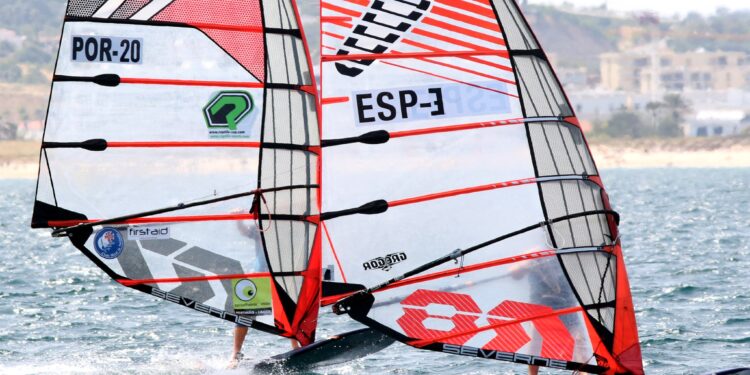 Alfonso Tertre, tercer clasificado en el Campeonato Ibérico de Fórmula Windsurf 2025 en Portugal