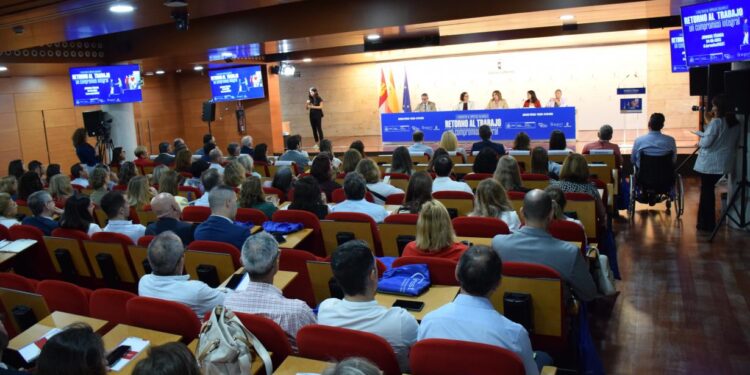 Castilla-La Mancha lanza el ‘Decreto Joven’ con 3 millones para contratar a 400 jóvenes