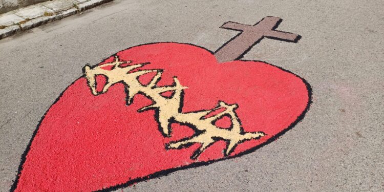 Corpus Christi 2025 en Albalate de Zorita: alfombras de sal, altares y devoción popular