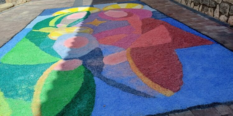 Corpus Christi 2025 en Albalate de Zorita: alfombras de sal, altares y devoción popular