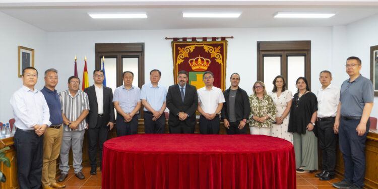 Marchamalo recibe a representantes de la ciudad china de Yulin, interesados en la Ciudad del Transporte y el nuevo puerto seco