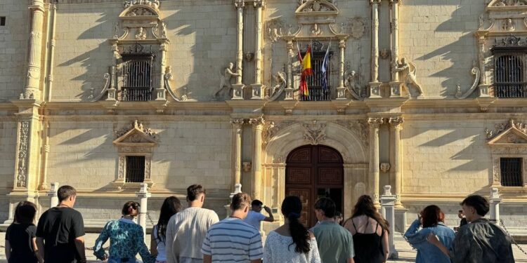 La Universidad de Alcalá impulsa la reforma de sus estatutos con protagonismo estudiantil