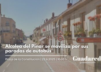 Concentración en Alcolea del Pinar contra la supresión de paradas de autobús en la línea Madrid-Valencia C12