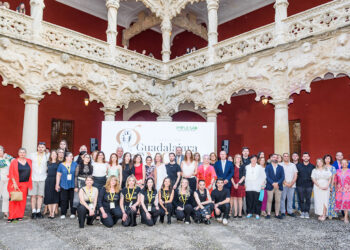 Guadalajara es Moda 2025: talento local, diseño sostenible y alta costura conquistan el Palacio del Infantado