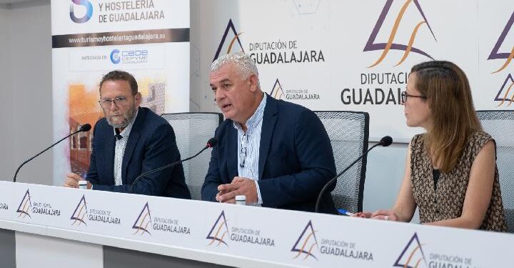 Guadalajara impulsa el turismo rural con rutas gratuitas para asociaciones locales
