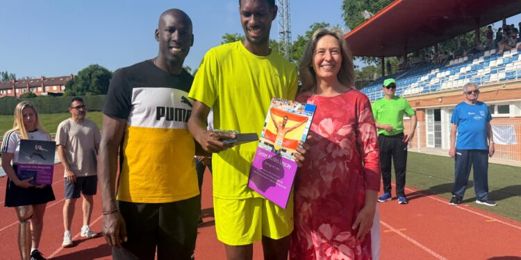 II Encuentro de Atletismo en Guadalajara reúne a más de 250 deportistas y homenajea a referentes del atletismo local