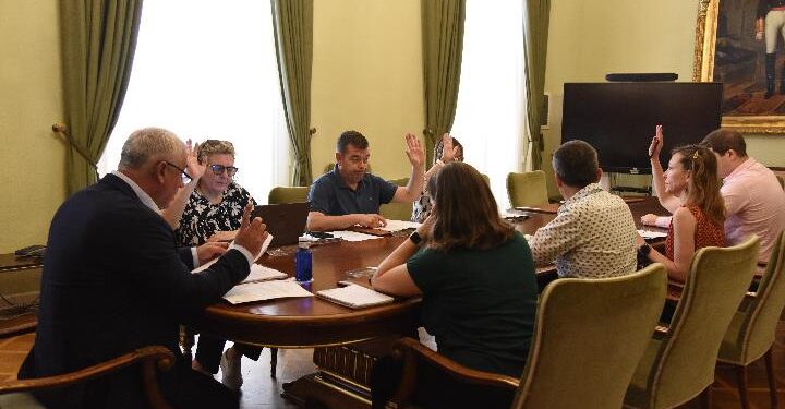 La Diputación de Guadalajara invierte 241.000 euros en renovar el pavimento y redes hidráulicas en dos calles de Brihuega