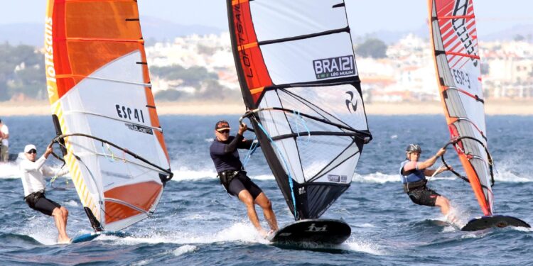 Alfonso Tertre, tercer clasificado en el Campeonato Ibérico de Fórmula Windsurf 2025 en Portugal
