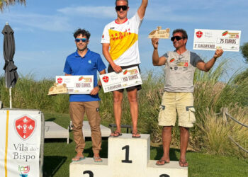 Eduardo Navarro se coloca segundo en el Campeonato Ibérico de Slalom Windsurf 2025 tras una gran regata en Sagres