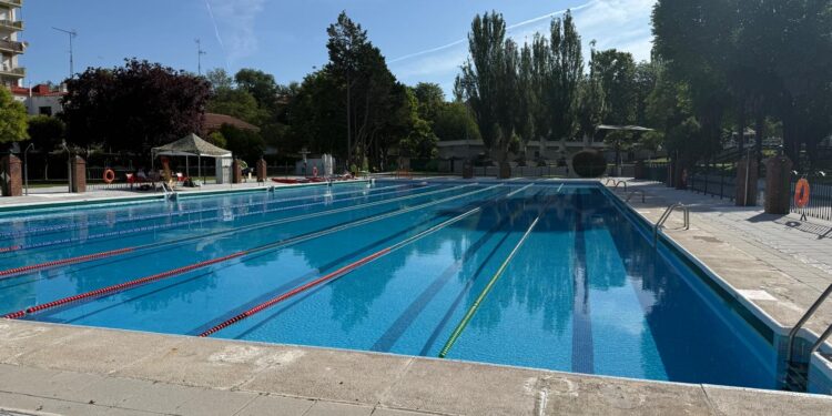 La piscina de verano de San Roque en Guadalajara abre el 8 de junio con precios accesibles y zonas verdes