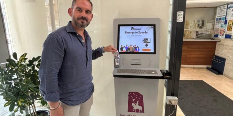 Primer quiosco digital para recargar tarjetas de autobús en Guadalajara ya en funcionamiento