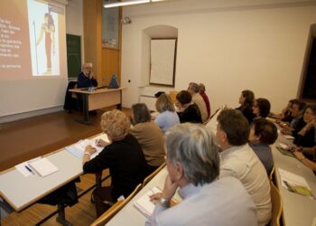 Abierto el plazo de preinscripción 2025/2026 para la Universidad de Mayores de la Universidad de Alcalá