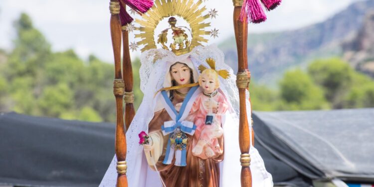 Procesión Marinera en el embalse de Bolarque honra a la Virgen del Carmen en Almonacid de Zorita (Guadalajara)