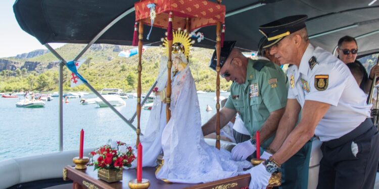 Procesión Marinera en el embalse de Bolarque honra a la Virgen del Carmen en Almonacid de Zorita (Guadalajara)