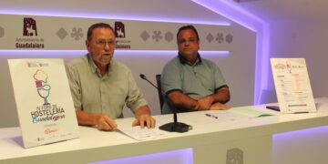 En el acto han participado el presidente de la federación de hostelería, Juan Luis Pajares; el concejal de Turismo, Víctor Morejón y el secretario general de CEOE en Guadalajara, Javier Arriola