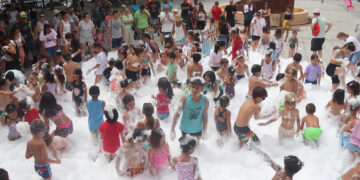 Gastronomía y pregones de pequeños y mayores brillan en la mañana del miércoles festivo en Cabanillas