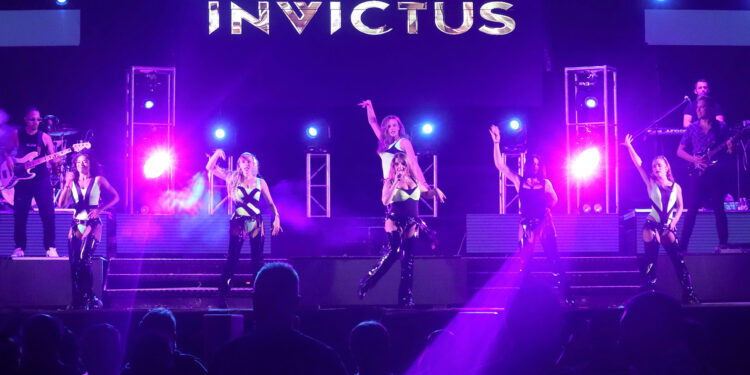 Última madrugada festiva con «Platinum Fest» y «Orquesta Invictus» en Cabanillas del Campo