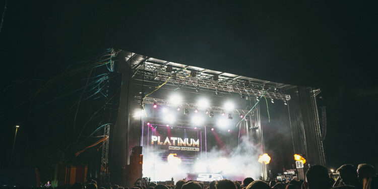 Última madrugada festiva con «Platinum Fest» y «Orquesta Invictus» en Cabanillas del Campo