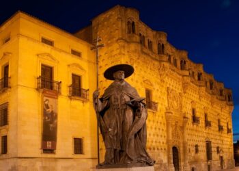 Visitas guiadas en Guadalajara: descubre el mito y la historia de los Mendoza en verano 2025