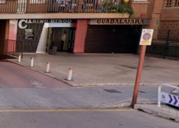 Atraco en el casino de Guadalajara: dos hombres armados roban 50.000 euros a plena luz del día