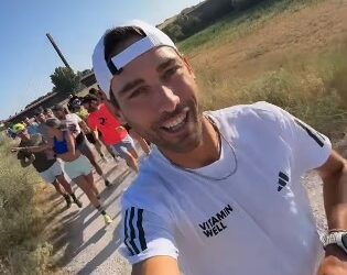 Reto solidario en Guadalajara: @pitufollower corre 50 km por día contra el cáncer infantil