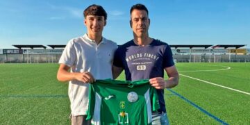 Yélamos renueva con el CD Marchamalo tras consolidarse como lateral