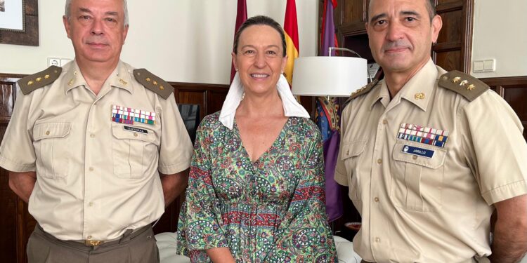 La alcaldesa de Guadalajara recibe al nuevo subdelegado de Defensa y reafirma su compromiso con la seguridad