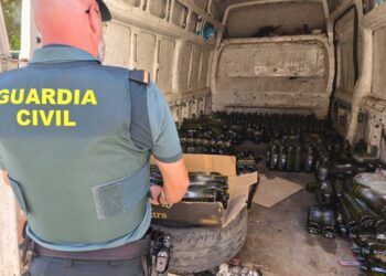 Detenidos en Marchamalo por robar 500 botellas de aceite de oliva en la A-2