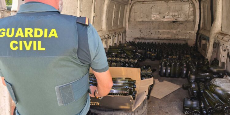 Detenidos en Marchamalo por robar 500 botellas de aceite de oliva en la A-2