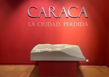 Prórroga exposiciones en Castilla-La Mancha: La loza de Hellín y Caraca, la ciudad perdida