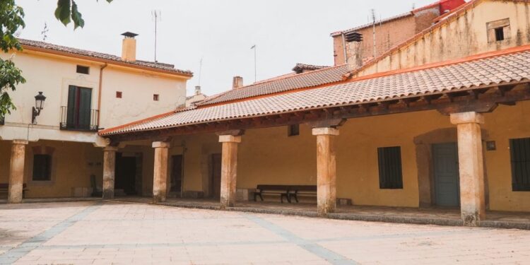 Tamajón: Turismo Rural, Ciudad Encantada y Ermita de los Enebrales en Guadalajara