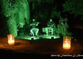 Di-Fussion deslumbra en Checa Ilumina 2025: música, velas y magia en la Sierra de Guadalajara