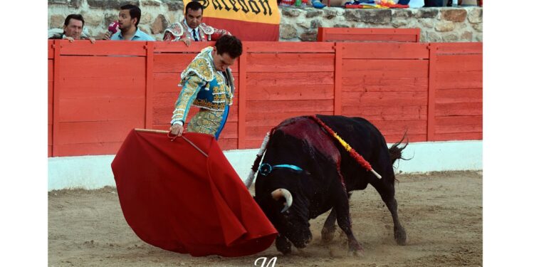Triunfo de Puerta Grande en Sacedón para Leonardo Hernández y Ginés Marín