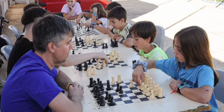 Tarde de deporte y juegos en Yunquera: El Jaenal se convierte en espacio infantil con actividades del AMPA