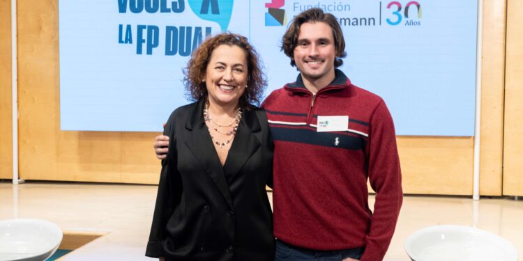 Alumno del IES Castilla de Guadalajara participa en “Voces x la FP dual” en Madrid