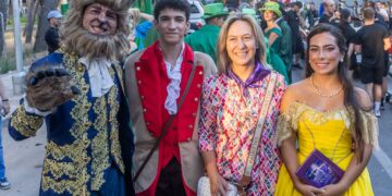 Guadalajara convierte sus calles en un gran escenario con el Desfile de Carrozas “El Musical de los Musicales”