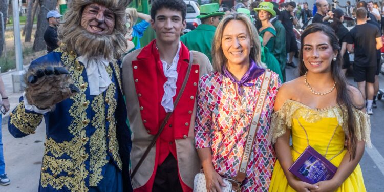 Guadalajara convierte sus calles en un gran escenario con el Desfile de Carrozas “El Musical de los Musicales”