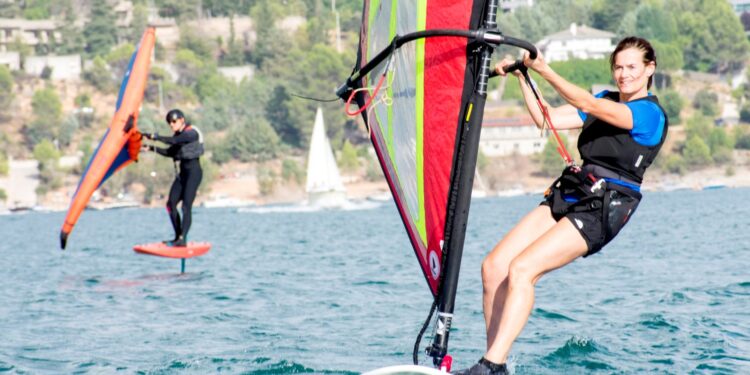 III Regata Solidaria de Castilla-La Mancha 2025 en Entrepeñas: deporte y solidaridad contra el osteosarcoma