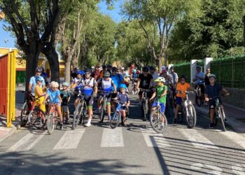 Pedaladas en familia: éxito de la XV edición del Día de la Bici en El Casar
