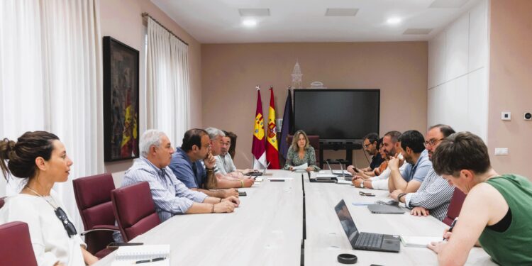 Guadalajara invierte un millón de euros en una nueva autoescala de 42 metros para los Bomberos