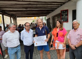 Más de 700 raciones en la paella solidaria de Pareja para apoyar a Fundación NIPACE