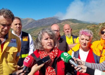 Incendio en Peñalba de la Sierra: nivel 2 de emergencia, evacuaciones y debate sobre la gestión forestal en Castilla-La Mancha