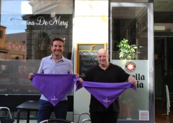 Pañuelos morados en la hostelería del Casco Histórico: Guadalajara celebra sus Ferias y Fiestas 2025 con gastronomía y turismo local