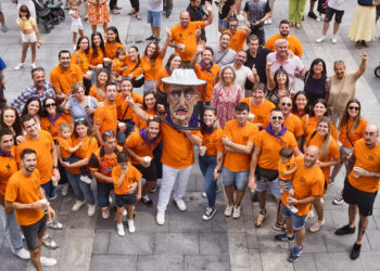 Nuevo cabezudo apicultor se une a la Comparsa de Gigantes y Cabezudos de Guadalajara