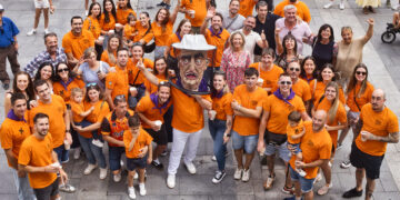 Nuevo cabezudo apicultor se une a la Comparsa de Gigantes y Cabezudos de Guadalajara