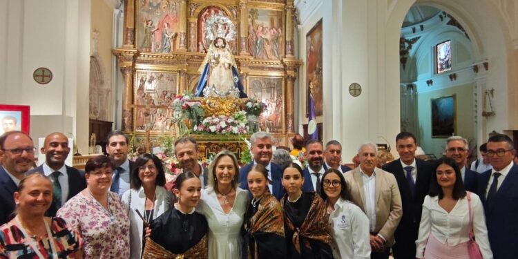 Ofrenda Floral a la Virgen de la Antigua en las Ferias 2025
