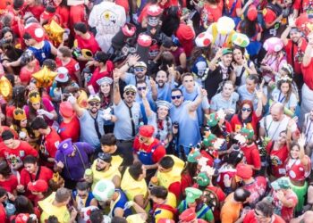 El Chupinazo con las peñas y la Potra Salvaje enciende la Semana Grande de Guadalajara 2025