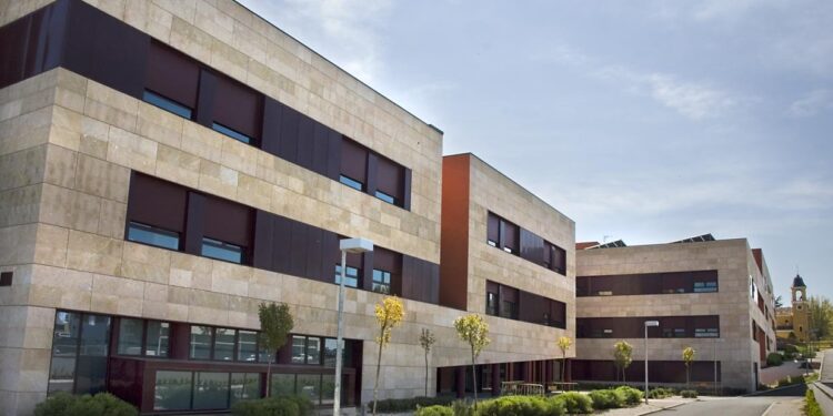 Traslado de residentes de la ULE de Guadalajara a la URR de Alcohete para atención psicogeriátrica especializada